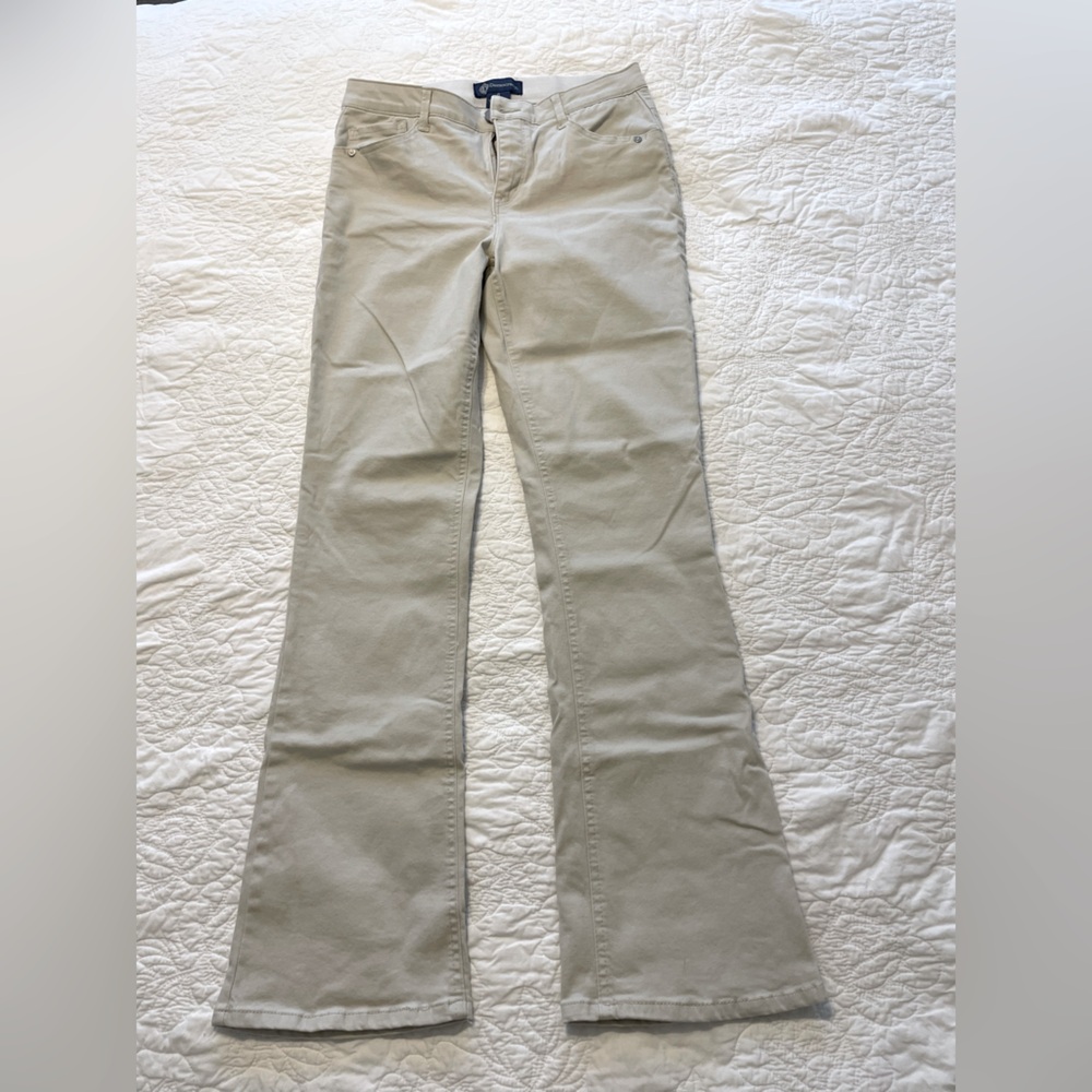 Democracy “Ab”Solution Itty Bitty Bootcut Off-White Jeans, Size 6
